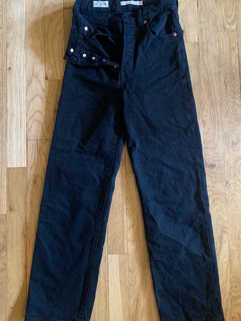 Signature by Levi Strauss Black Cropped Straight-Leg Jeans
